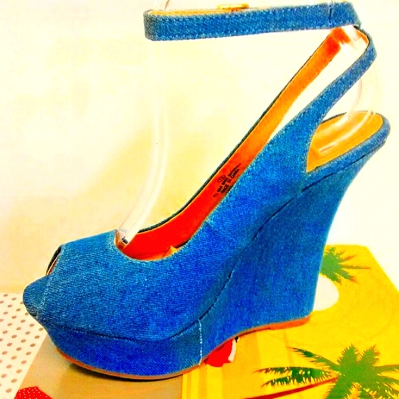 NEW! CUTE! Blue Denim Wedge Heels! - Picture 4 of 7